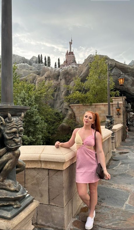 Isla Dawn pornstar high quality photos