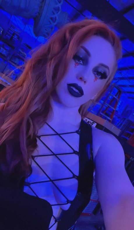 Isla Dawn model erotic image