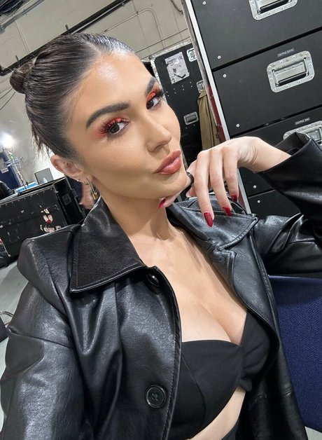 shemale handjob onlyfans free nude photo