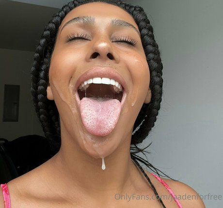 mom onlyfans sexy pic