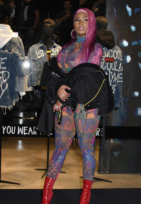 Nicki Minaj model beautiful img
