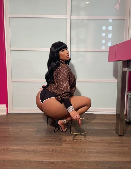 Nicki Minaj star top images