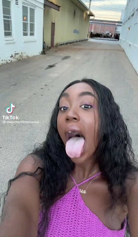 Majormommyissues pornstar nude gallery