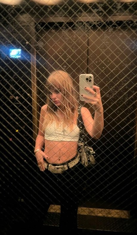 asian petite onlyfans erotic images