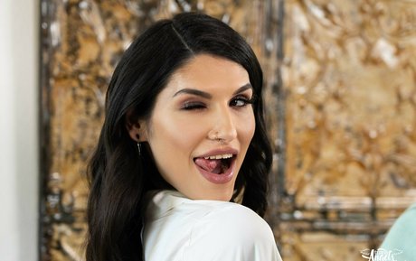 Zariah Aura model art picture