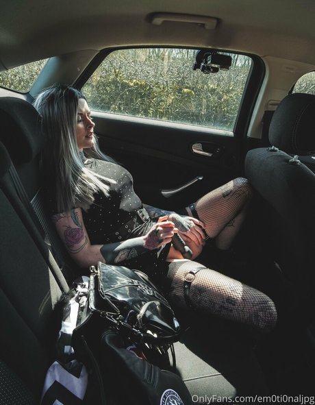 asian brunette onlyfans beautiful picture