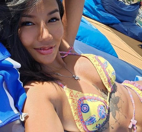 fat pussy onlyfans pornographic image