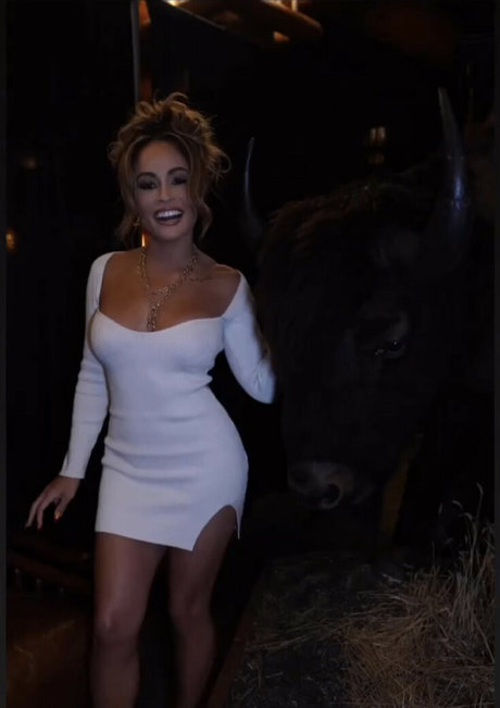 curvy teen onlyfans hot naked picture