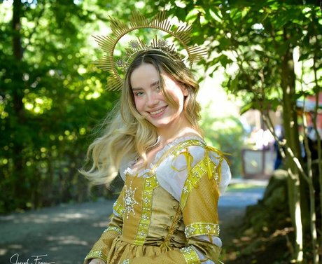 queen astraea pretty model galleries