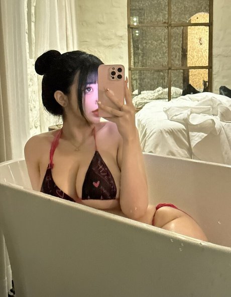 Suakirin Suaki model pornographic photos