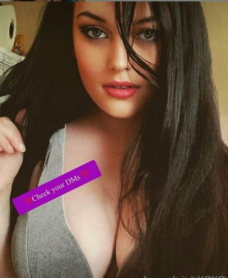 the laurajohnson art model pictures