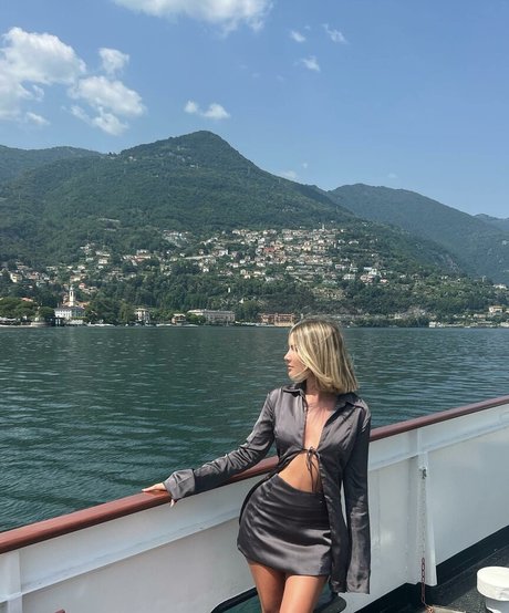 famous nude onlyfans hot porn picture