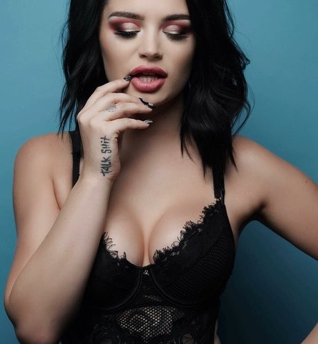 mouth onlyfans top photo