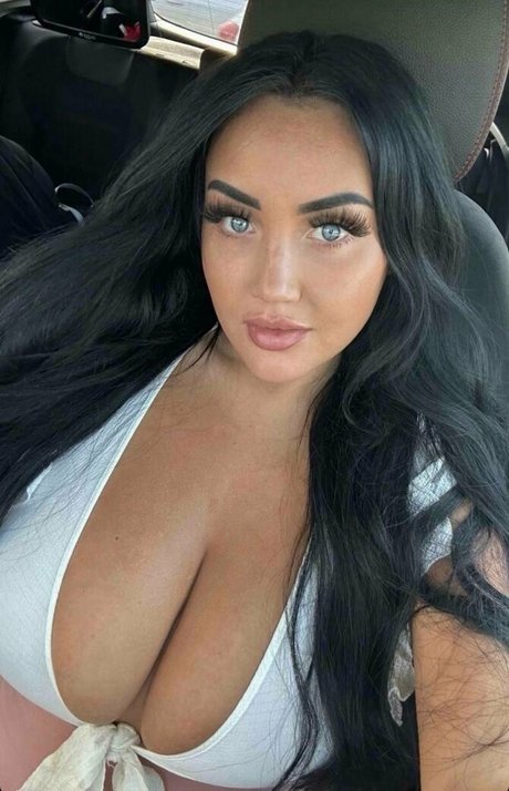 brunettebabiii adult actress photo