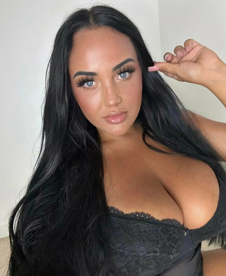 brunettebabiii star hd img