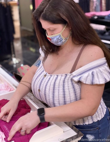 demoraavaricefree best actress pic