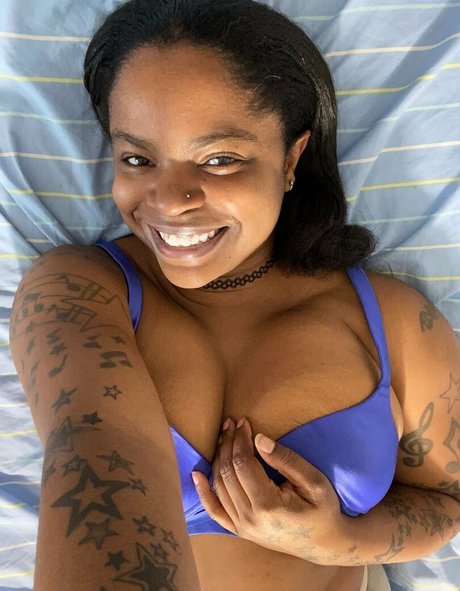 yummybrownfox art star picture