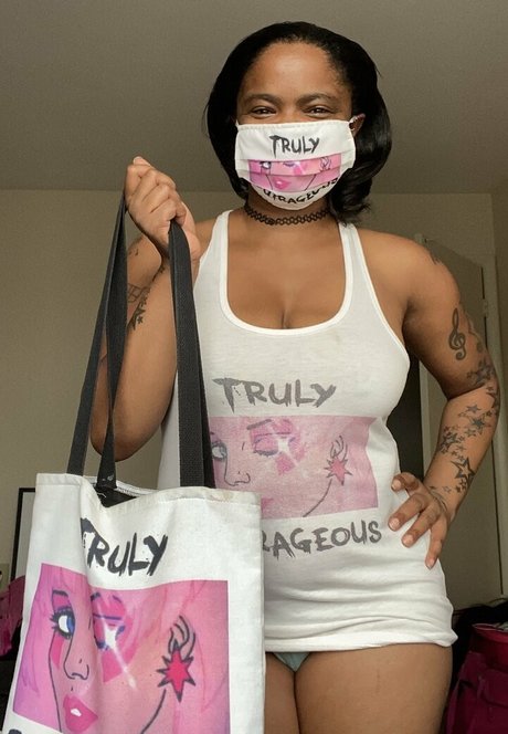 yummybrownfox top actress image