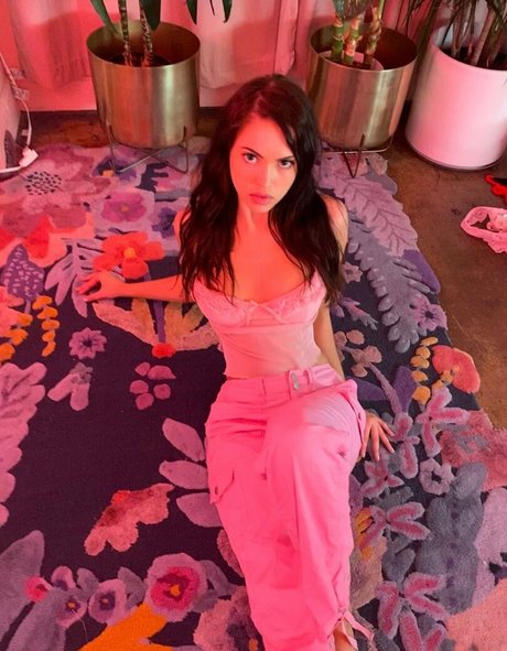 alexjanai porn model photo