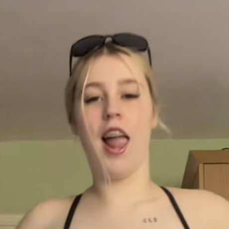 reeseybum nudes model photos