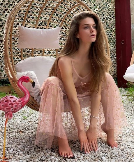 annagnng pornographic model photos