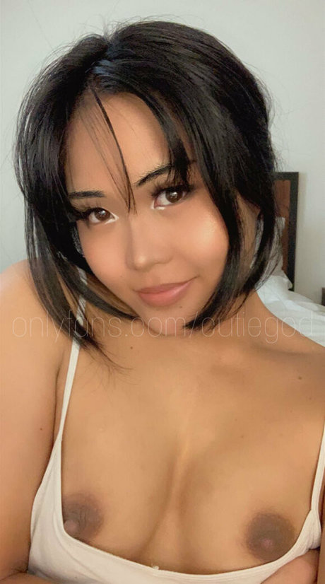 cutiegod star nude picture