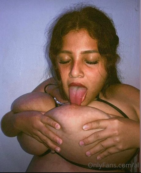 MalaSA star beautiful photos