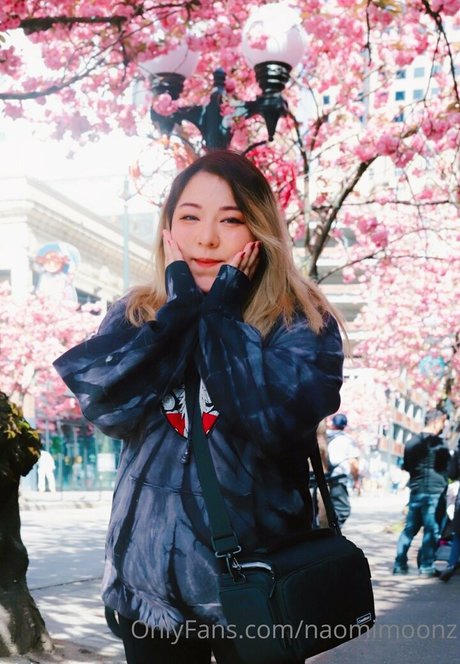 naomimoonz star pretty photos