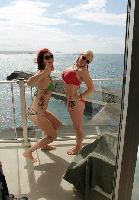 Katy Yardley star perfect pics