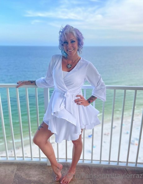 taylorraz hot model images