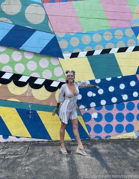 taylorraz sexy model picture