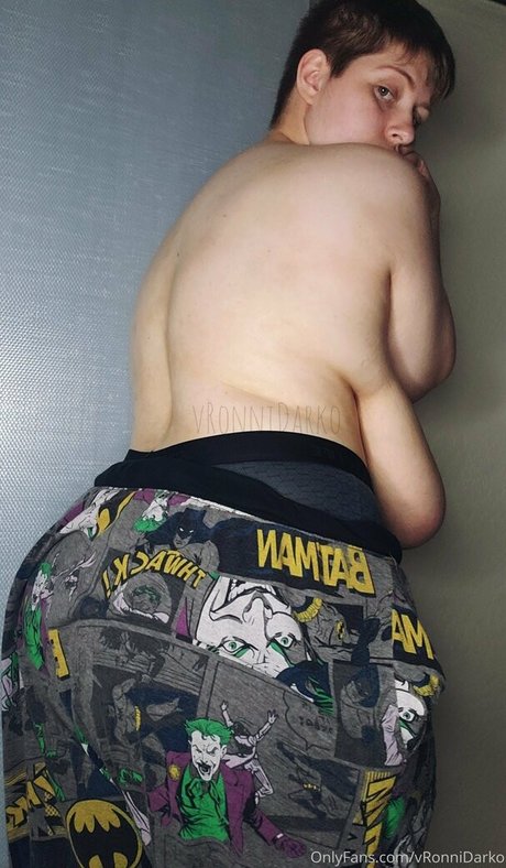 vronnidarko star hd photos