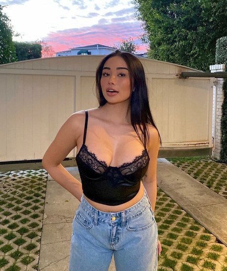 Ellerie Marie model porn image