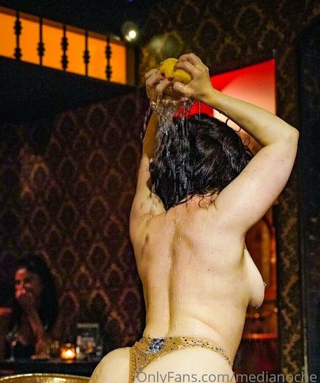 medianoche exclusive model galleries