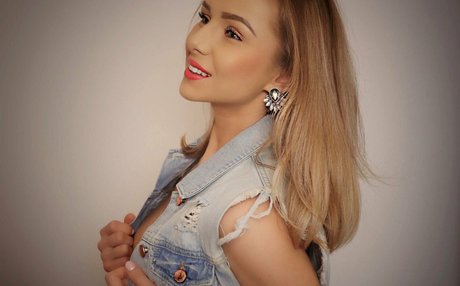 savage alessia high quality actress photos