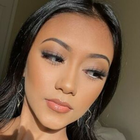 Moliney Mao model nudes pictures