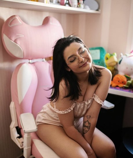 Nathye nude pornstar gallery