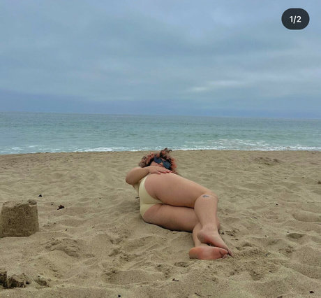 Remi Wolf star nude photo