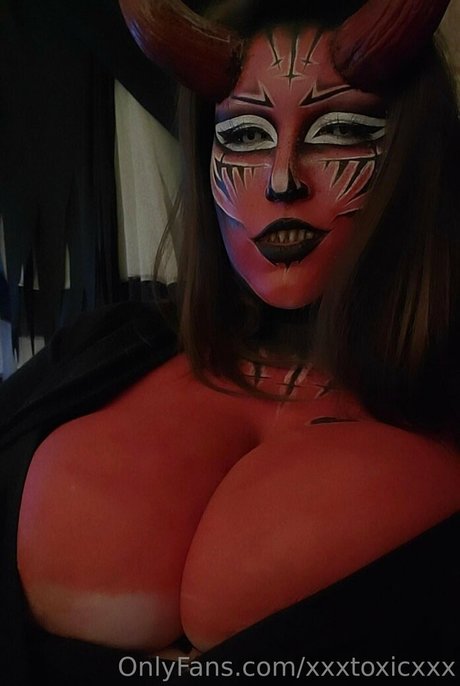 xxxtoxicxxx pornstar naked images