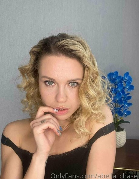 abella chase model naked picture