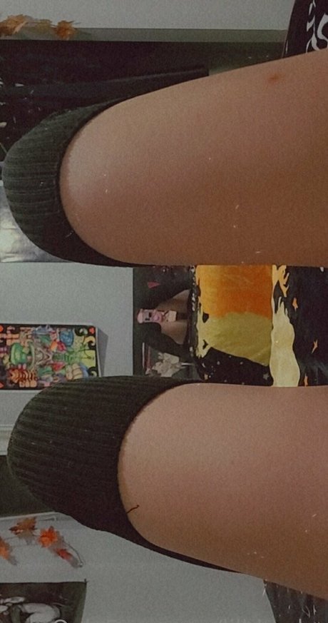 lilbbysky model nude picture