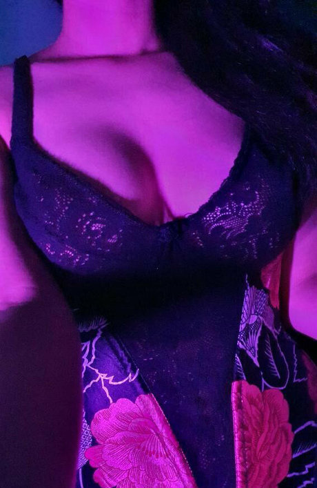 naughtylacee model nude img