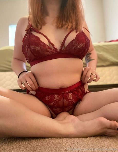 charliedoexofree art model pics