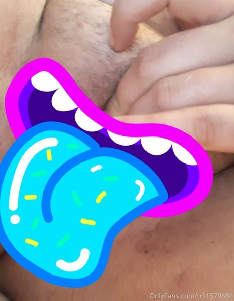 wetnbadmommy model erotic photo