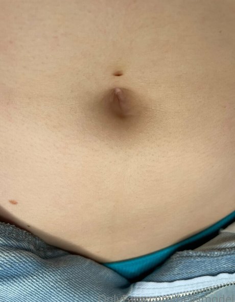 bellymodel adult actress pic