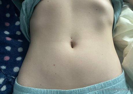 bellymodel nude model pictures
