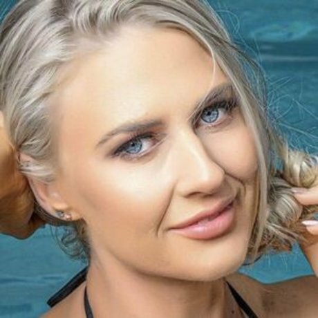 Chontelle Summer Hotwife perfect actress picture