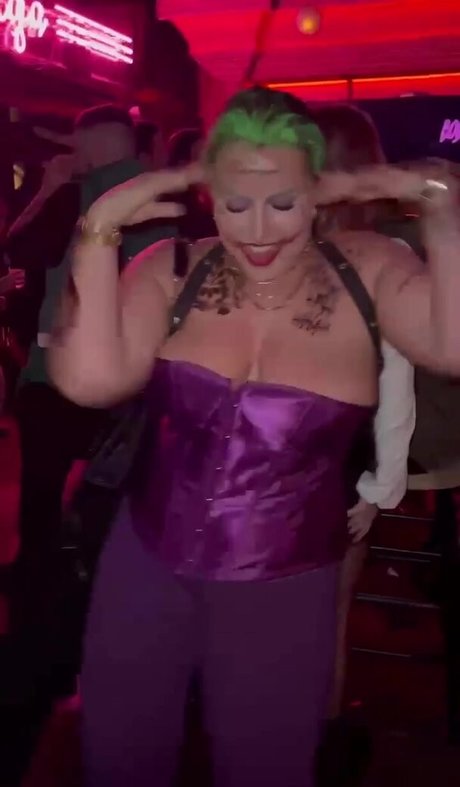 Lizzy Maguire adult model img