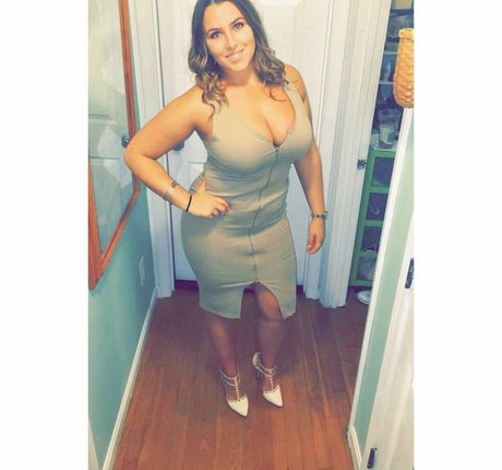 Lizzy Maguire porn actress picture