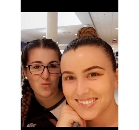 Lizzy Maguire nude pornstar pics